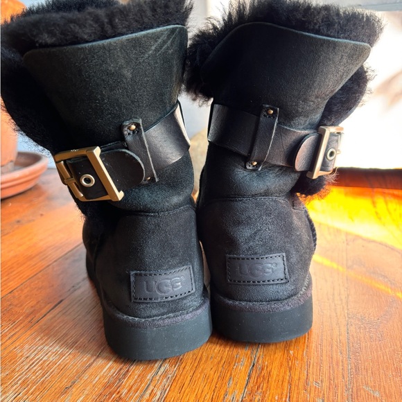 UGG Australia women’s Jaylyn Boots black SZ 7 EUC - Picture 2 of 5